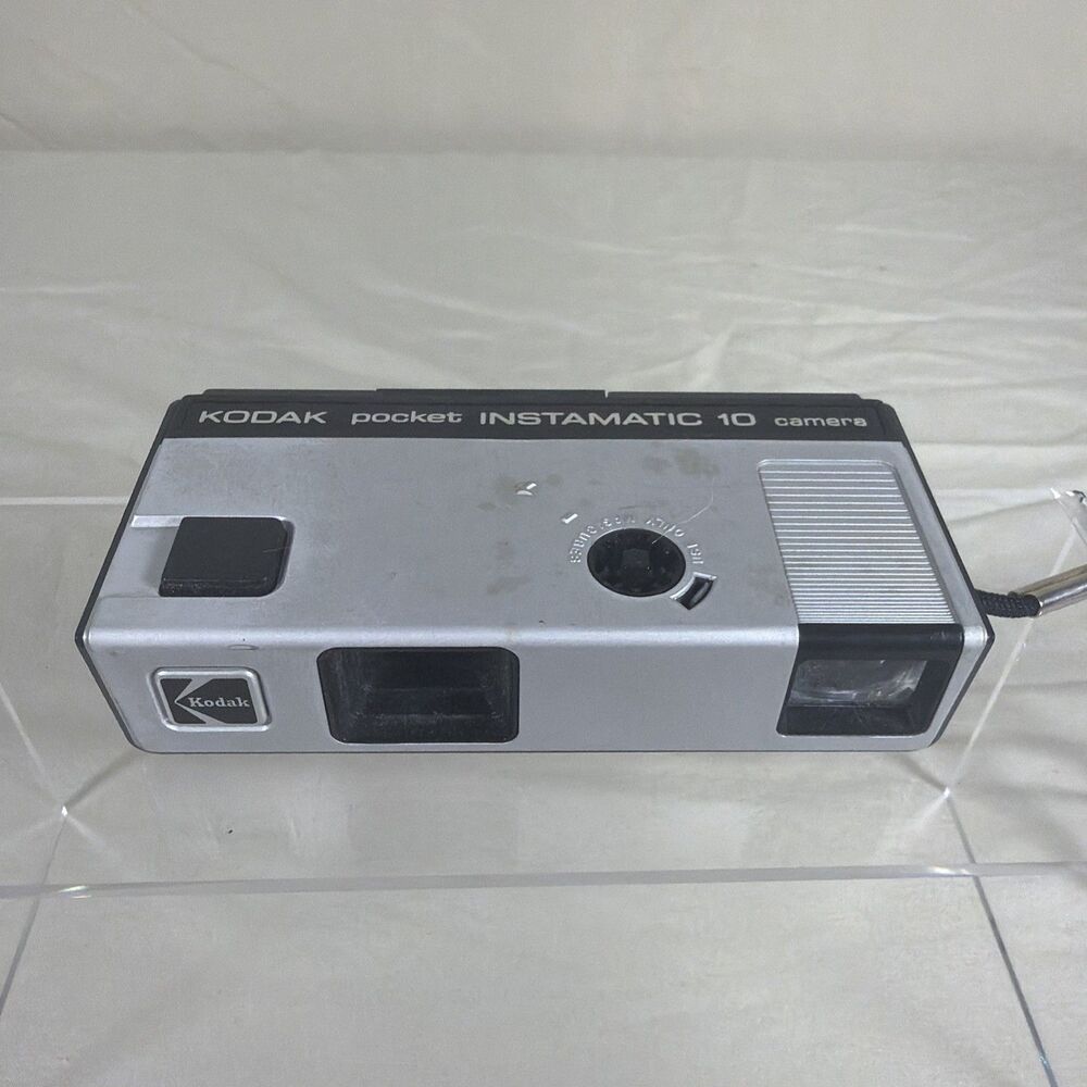 Vintage Kodak Pocket Instamatic 10 Camera 110 Film Magicube Untested